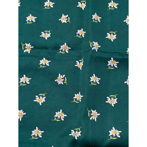 Vintage Womens Floral Green Scarf with White Flowers & Yellow Centers - Picture 2 of 3